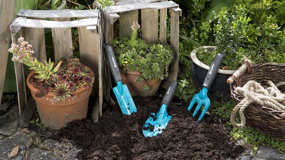 Xẻng trồng cây rộng 8 cm Gardena 08950-20